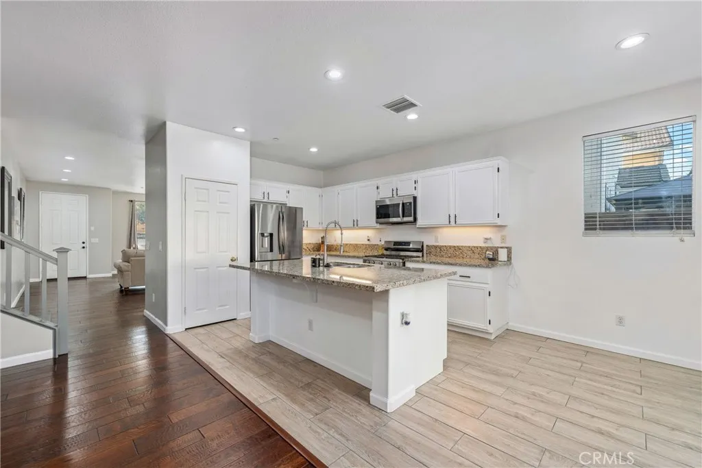 11141 Gardenhurst Court, Riverside, California 92505 home-pic-5