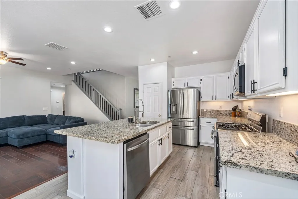 11141 Gardenhurst Court, Riverside, California 92505 home-pic-6