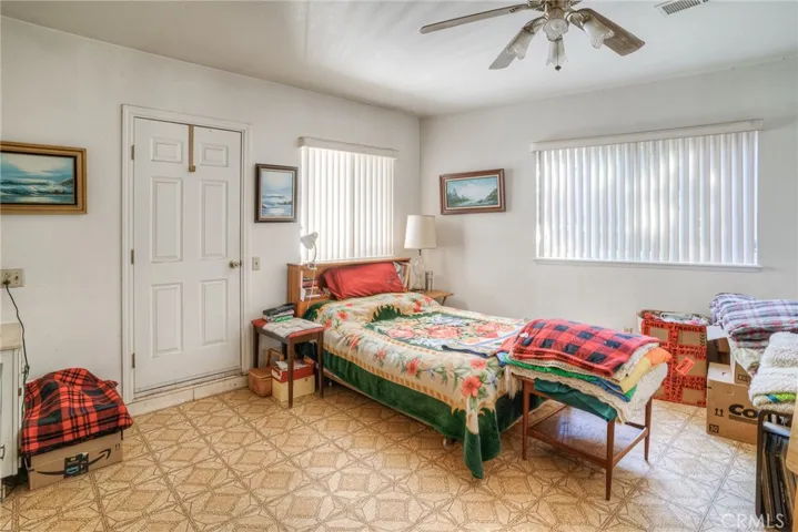 Bonus room/office