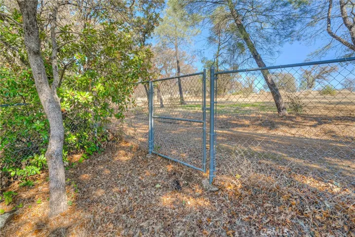 Rear fence