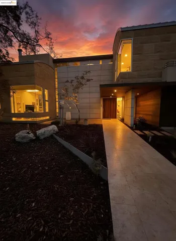 4000 Manzana Lane, Palo Alto, California 94306