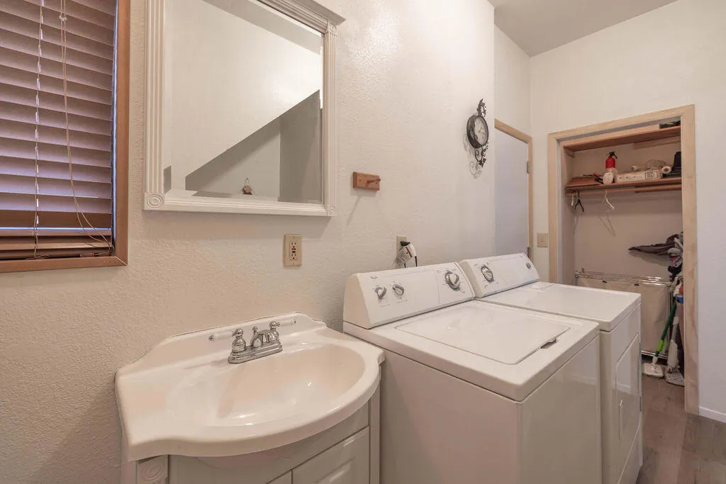 1000 Holden Avenue, Big Bear, California 92314 home-pic-39