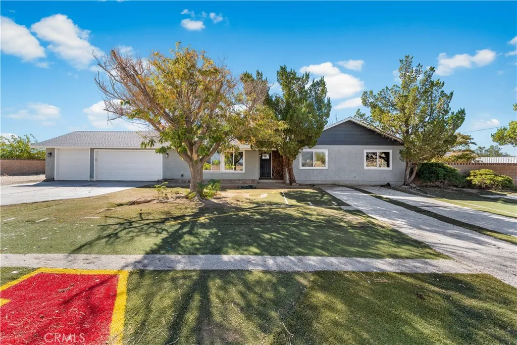 3322 E Avenue H, Lancaster, California 93535 home-pic-2