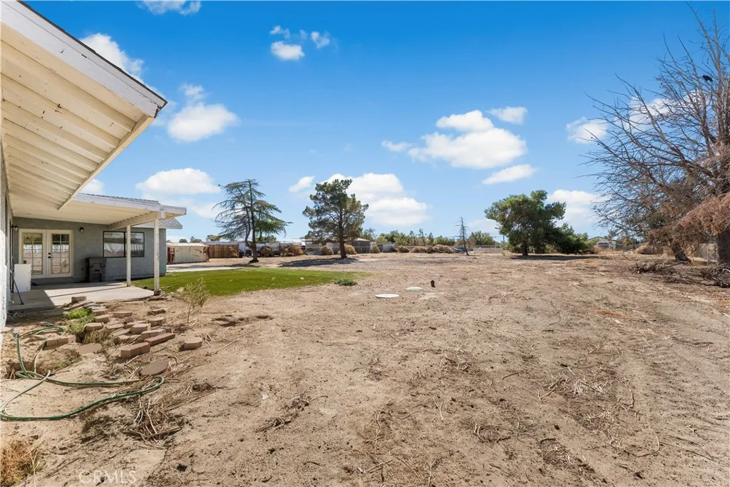 3322 E Avenue H, Lancaster, California 93535 home-pic-33