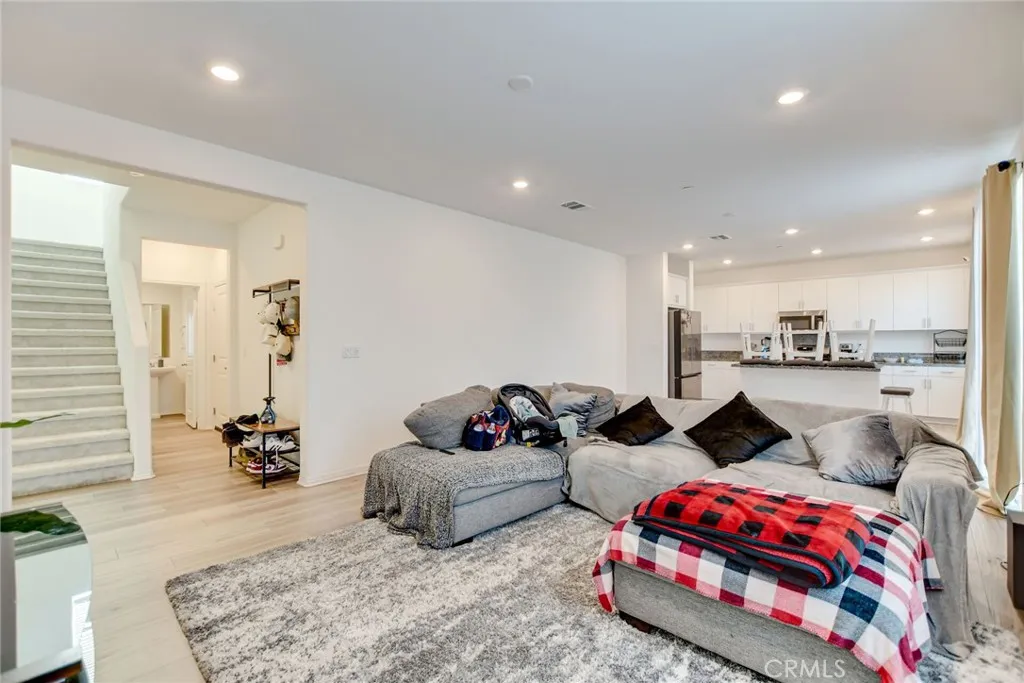 2526 Gunner Ridge, Rialto, California 92377 home-pic-12