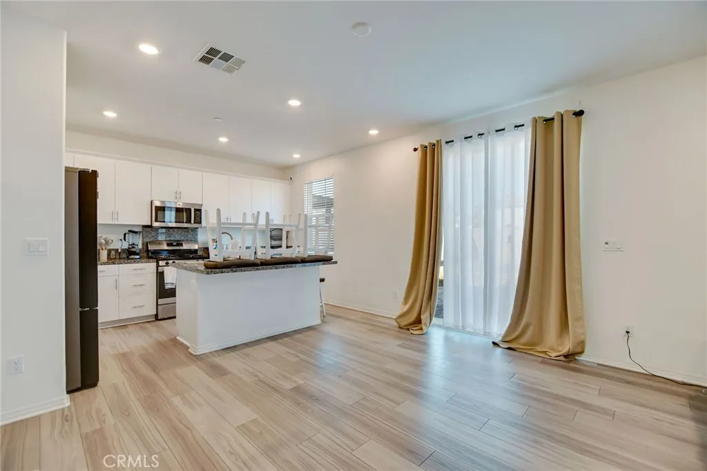 2526 Gunner Ridge, Rialto, California 92377 home-pic-11