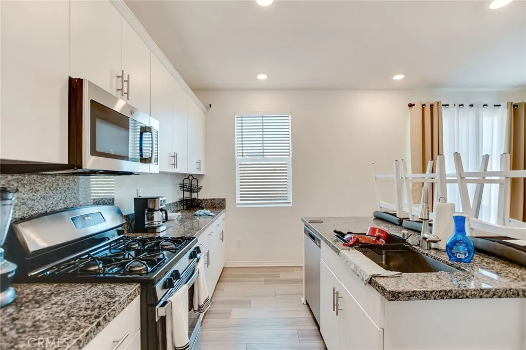 2526 Gunner Ridge, Rialto, California 92377 home-pic-18