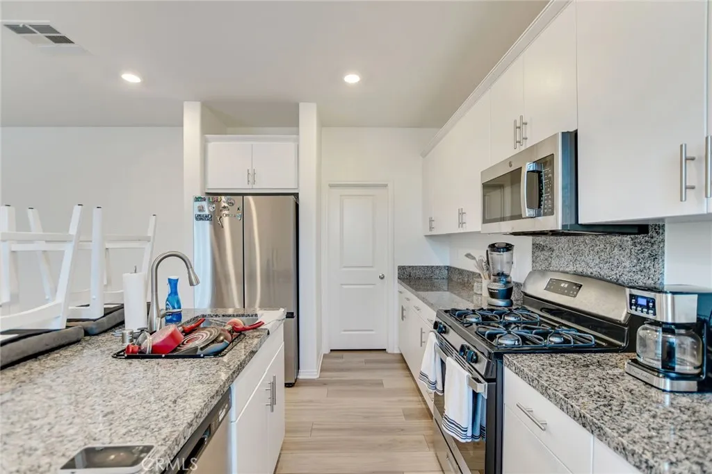 2526 Gunner Ridge, Rialto, California 92377 home-pic-15