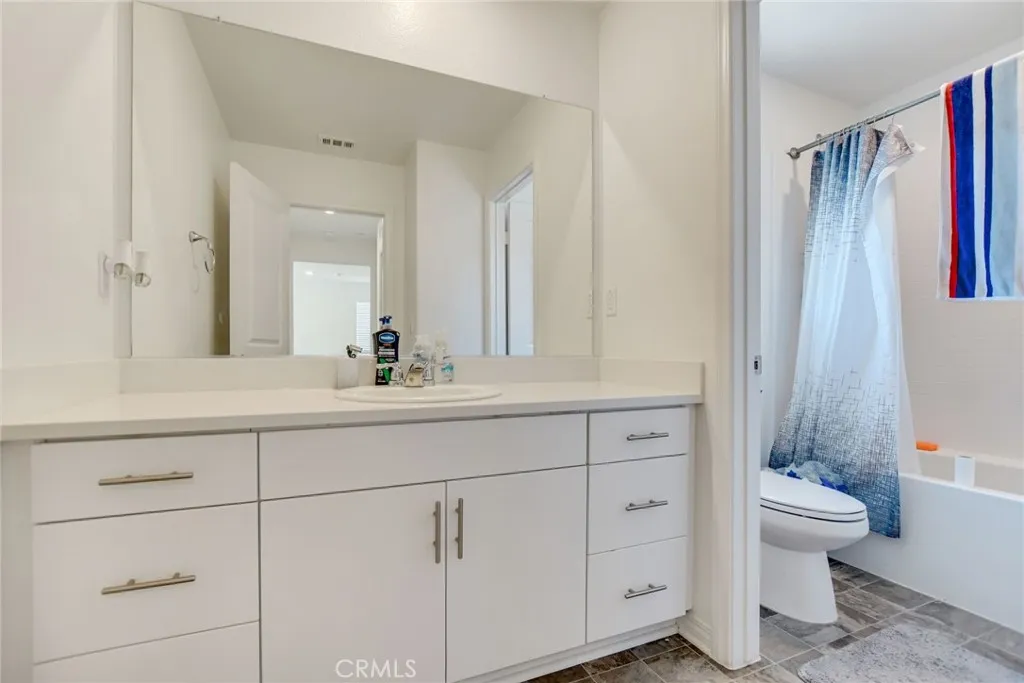 2526 Gunner Ridge, Rialto, California 92377 home-pic-23