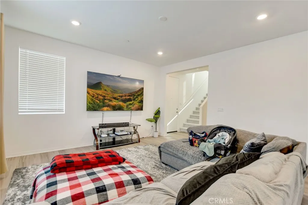 2526 Gunner Ridge, Rialto, California 92377 home-pic-8