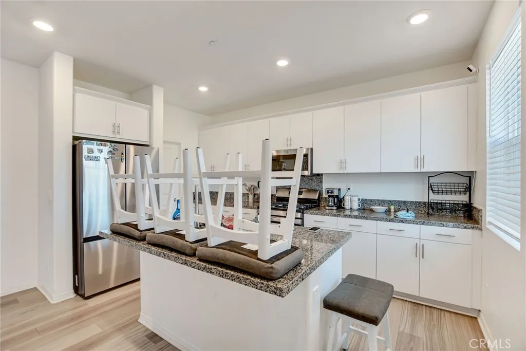 2526 Gunner Ridge, Rialto, California 92377 home-pic-14