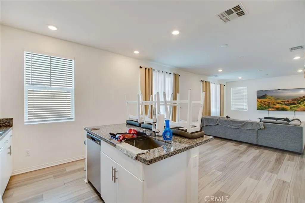2526 Gunner Ridge, Rialto, California 92377 home-pic-17
