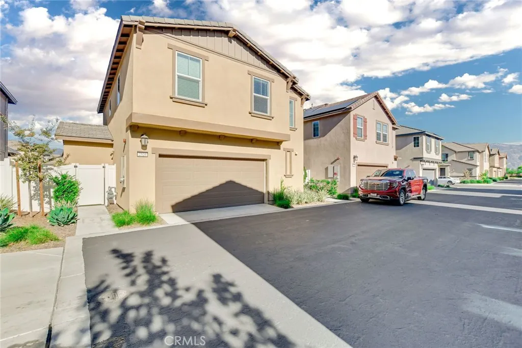 2526 Gunner Ridge, Rialto, California 92377 home-pic-2