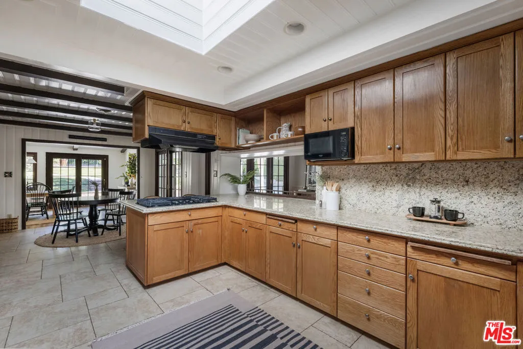 5234 Tampa Avenue, Tarzana, California 91356 home-pic-20