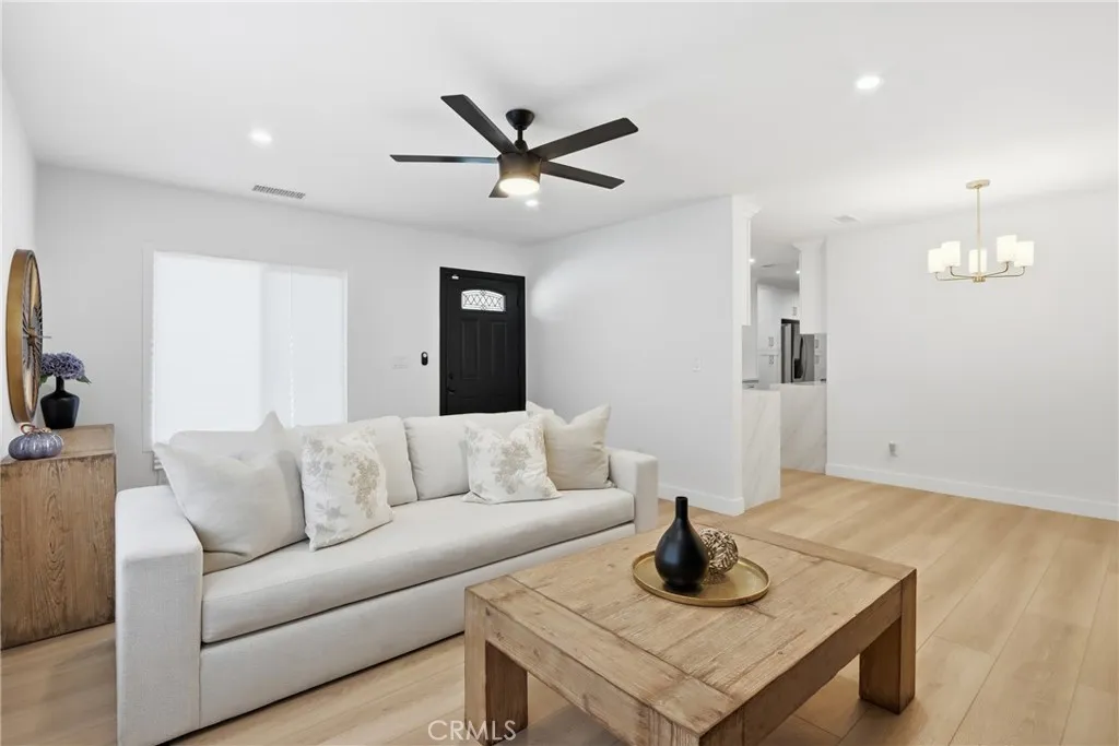 1118 E Elgenia, West Covina, California 91790 home-pic-7
