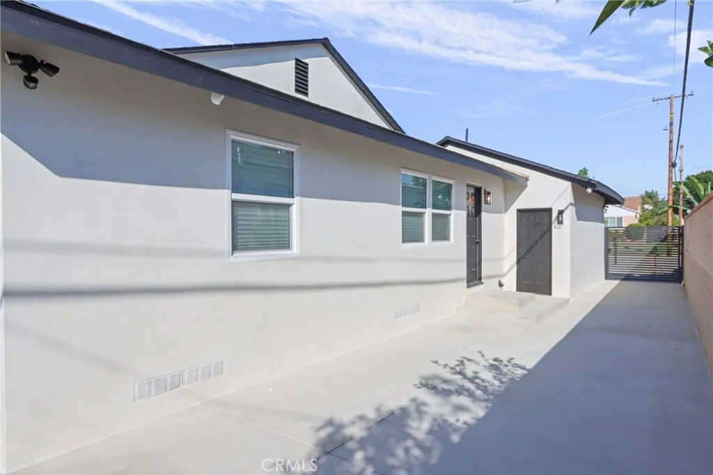 1118 E Elgenia, West Covina, California 91790 home-pic-27