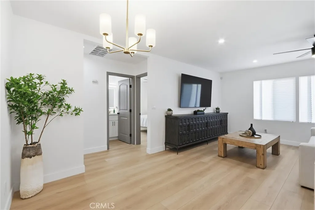 1118 E Elgenia, West Covina, California 91790 home-pic-8