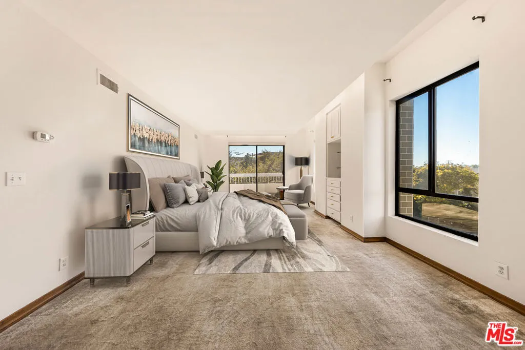 1220 Roxbury Drive 302, Los Angeles, California 90035 home-pic-11