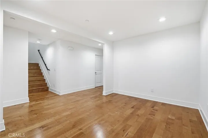 317 Rochester, Costa Mesa, California 92627