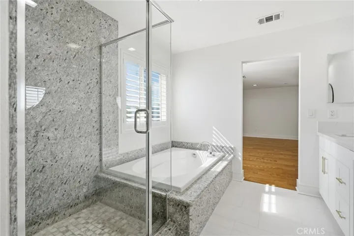 317 Rochester, Costa Mesa, California 92627