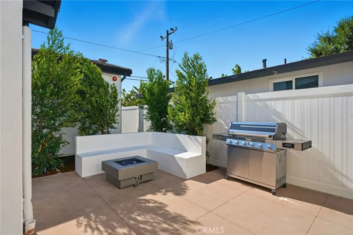 317 Rochester, Costa Mesa, California 92627