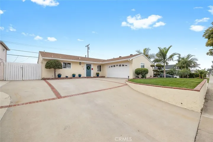 5472 Marion, Cypress, California 90630