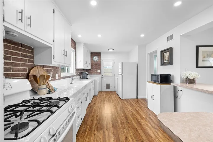 5472 Marion, Cypress, California 90630