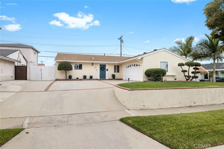 5472 Marion, Cypress, California 90630