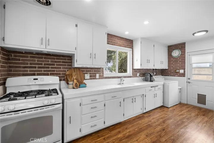5472 Marion, Cypress, California 90630