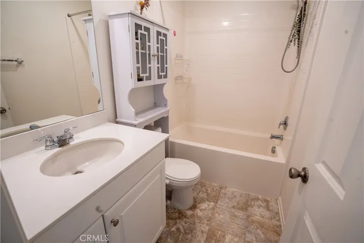 Upstairs 2nd Bath