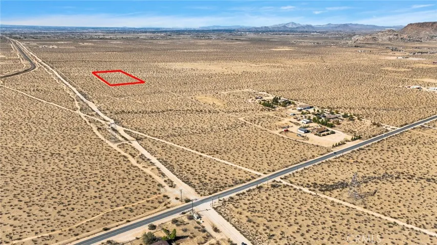 Located near other custom home sites off paved Milpas.