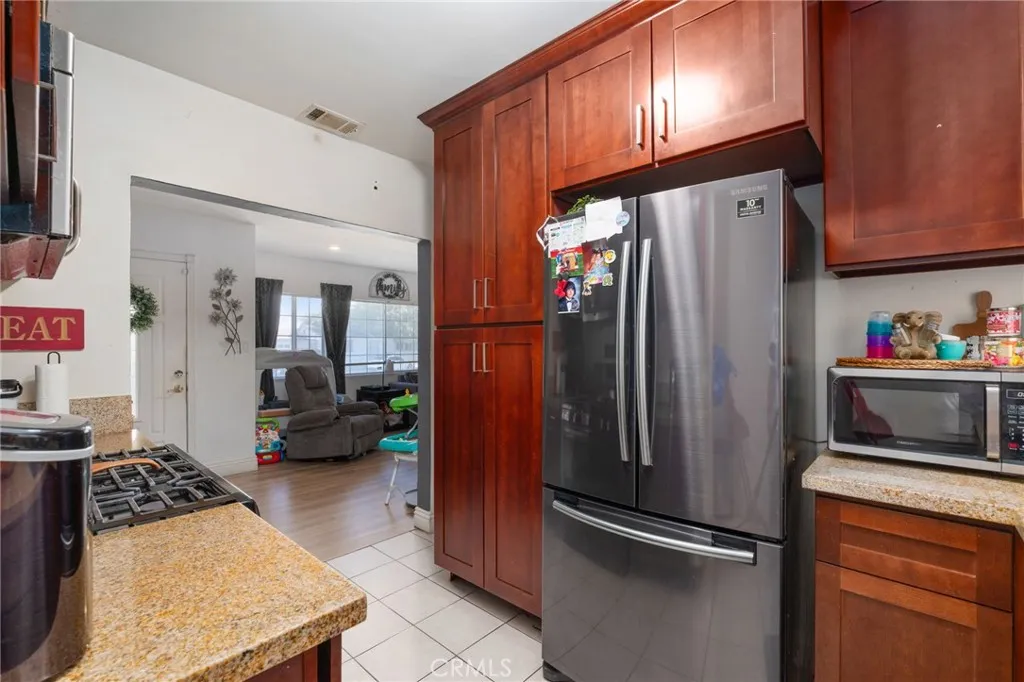 538 N Oakdale, Rialto, California 92376 home-pic-13