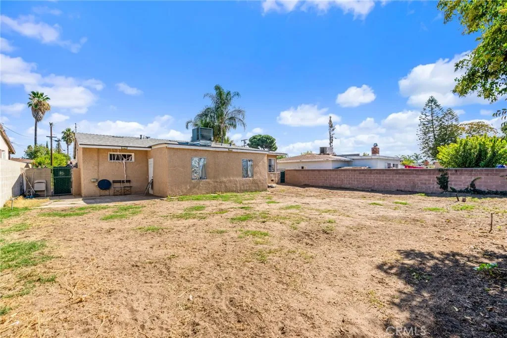 538 N Oakdale, Rialto, California 92376 home-pic-27
