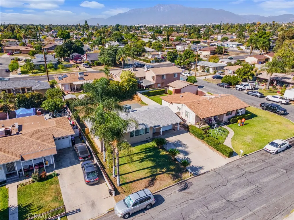538 N Oakdale, Rialto, California 92376 home-pic-5