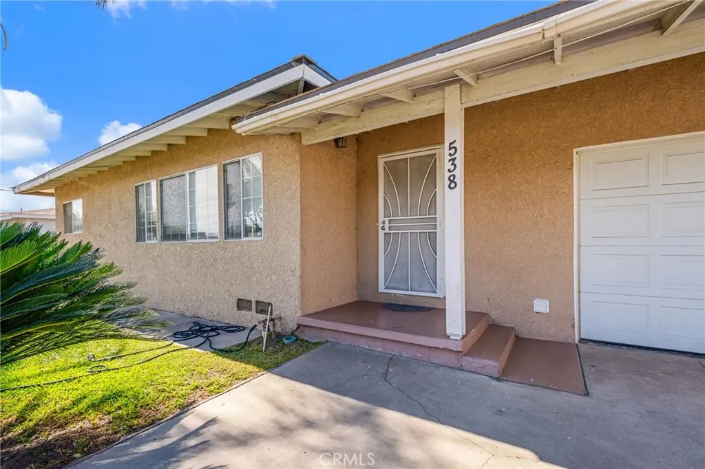 538 N Oakdale, Rialto, California 92376 home-pic-7