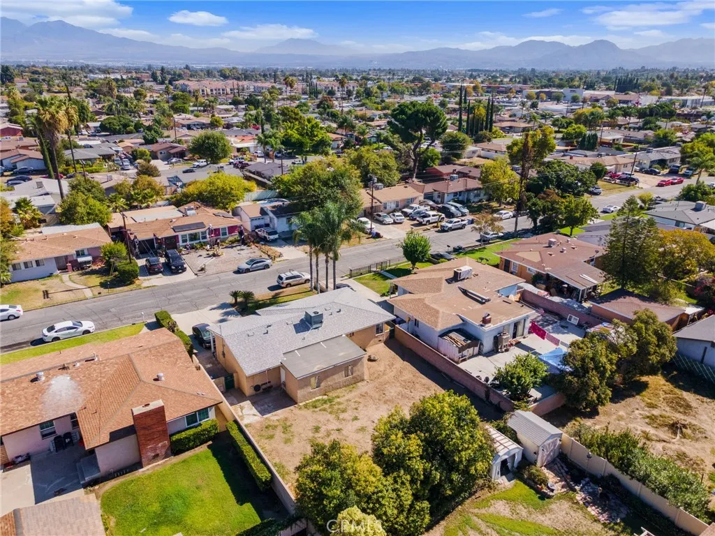 538 N Oakdale, Rialto, California 92376 home-pic-21