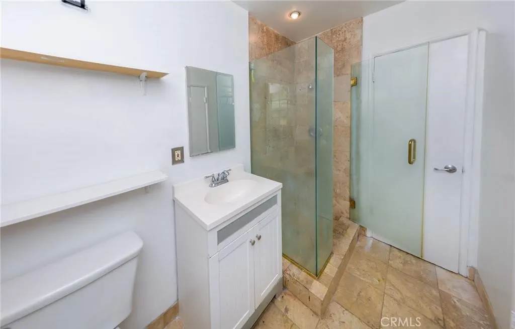 10831 Orion Avenue, San Fernando, California 91345 home-pic-11