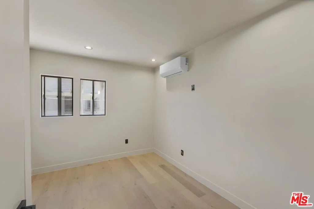 921 N Benton Way, Los Angeles, California 90026 home-pic-7