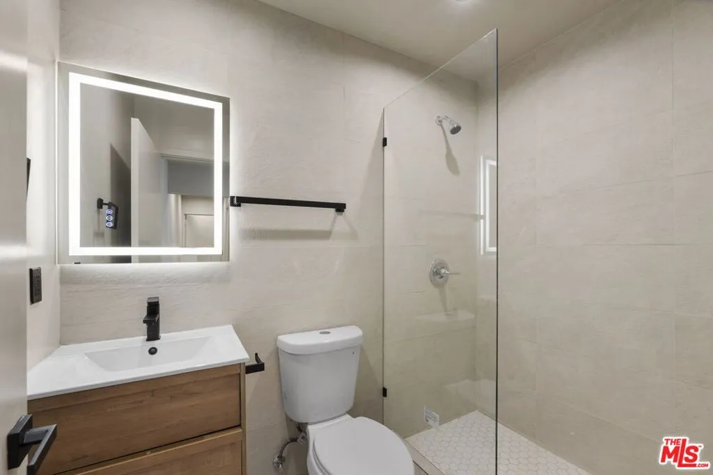 921 N Benton Way, Los Angeles, California 90026 home-pic-9