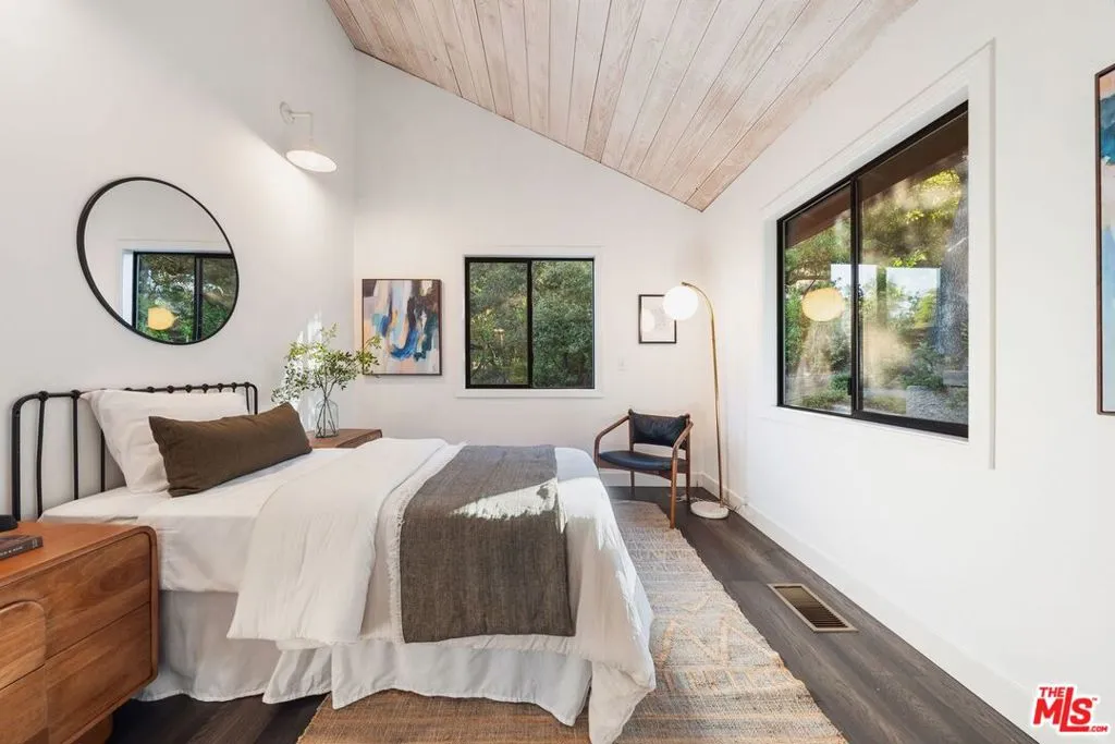 19806 Valley View Drive, Topanga, California 90290 home-pic-53