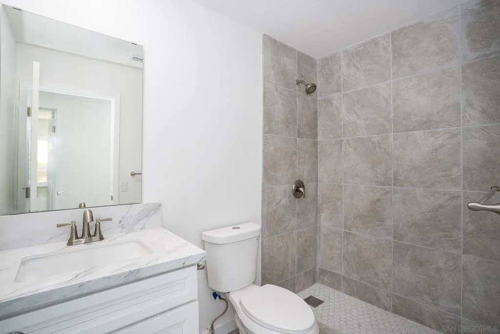 956 S 45th St, San Diego, California 92113 home-pic-26