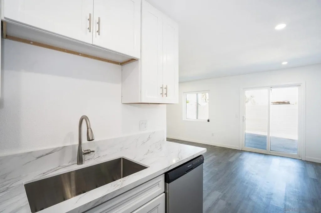 956 S 45th St, San Diego, California 92113 home-pic-17