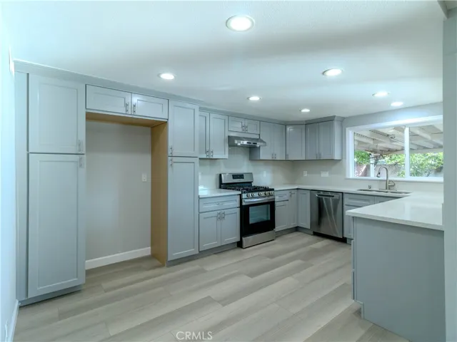 518 W Alpine, Santa Ana, California 92707