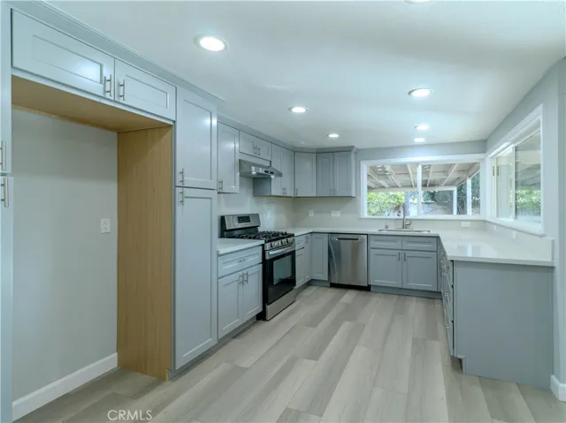 518 W Alpine, Santa Ana, California 92707