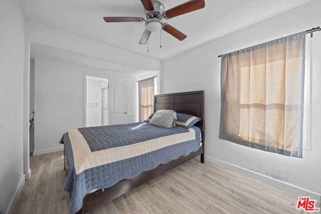 12812 Clovis Avenue, Los Angeles, California 90059 home-pic-9