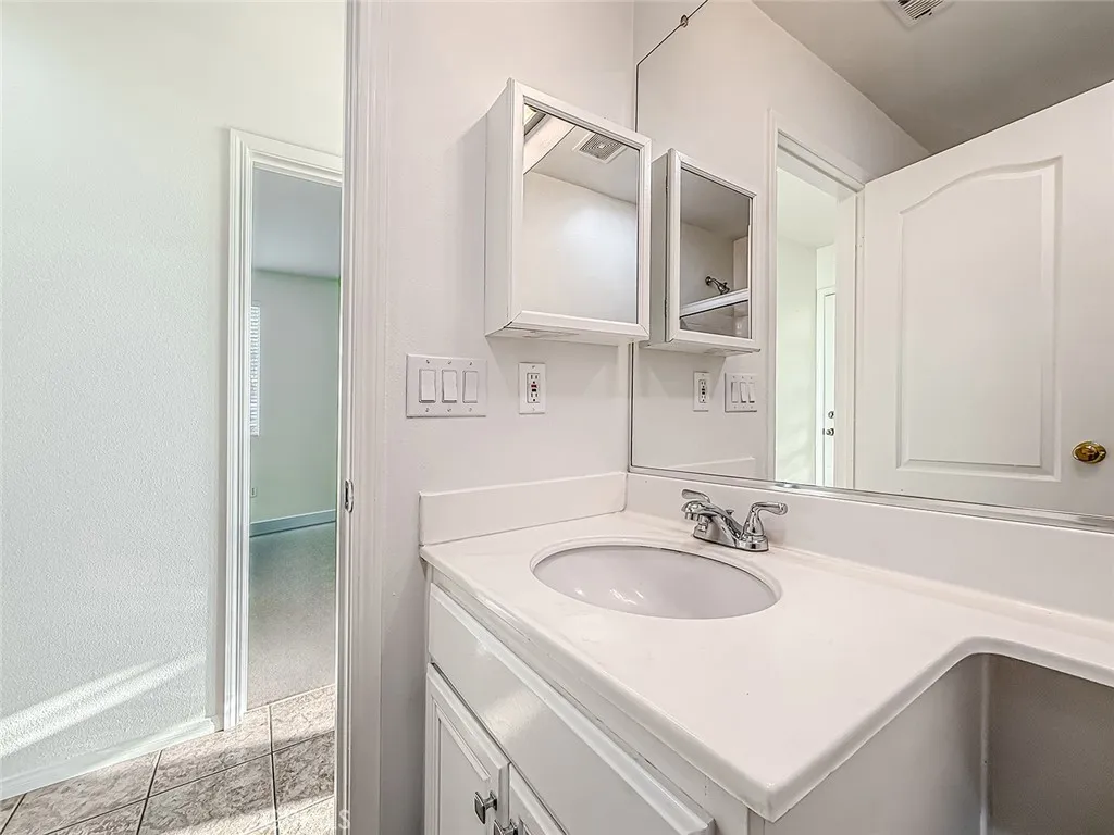 5789 Tonopah Court, Simi Valley, California 93063 home-pic-40