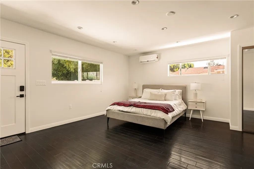 15233 Camarillo Street, Sherman Oaks, California 91403 home-pic-14