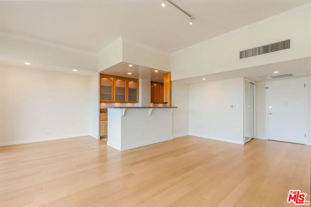 10501 Wilshire Boulevard 1701, Los Angeles, California 90024 home-pic-8