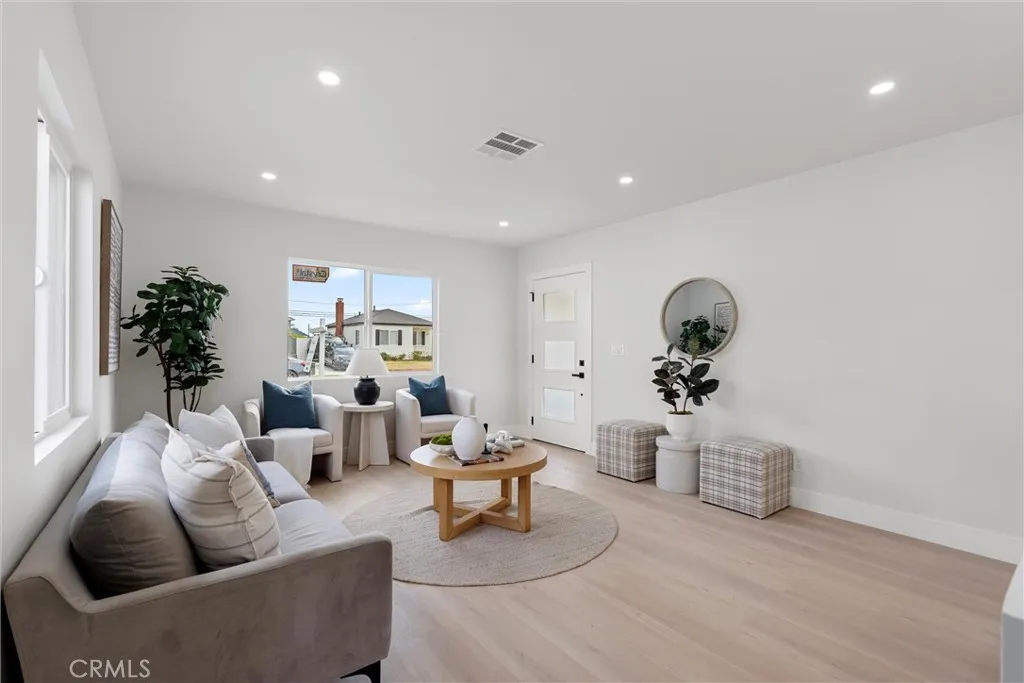 5004 W 138th, Hawthorne, California 90250 home-pic-3