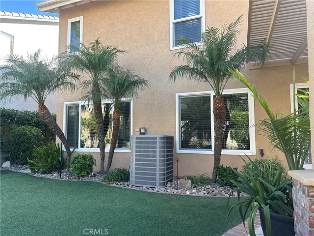  Arizona rock scape with palms  artificial Turf